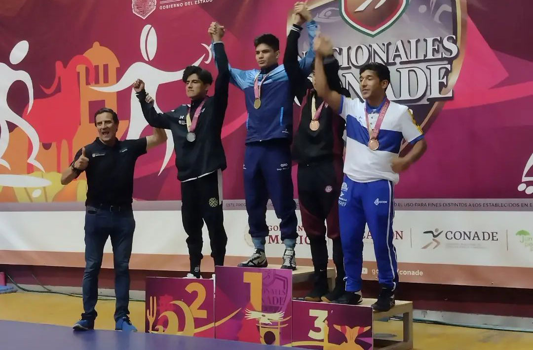 Suma Lucha Asociada medalla de plata y bronce en Juegos Nacionales