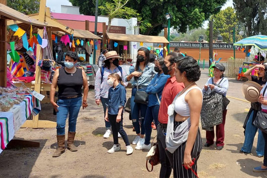 Se instala tianguis turístico en Casa de las Artesanías de Tlaxcala
