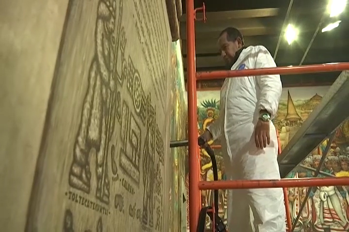 Inicia rehabilitación de los murales del maestro Desiderio Hernández Xochitiotzin en el Palacio de Gobierno