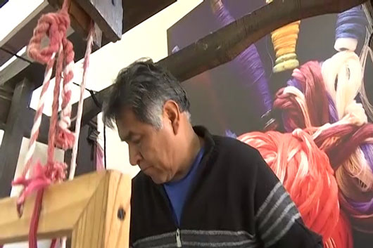 Crescencio Tlilayatzi Xochitemol, maestro artesano prepara una pasarela  con la finalidad de mostrar sus prendas