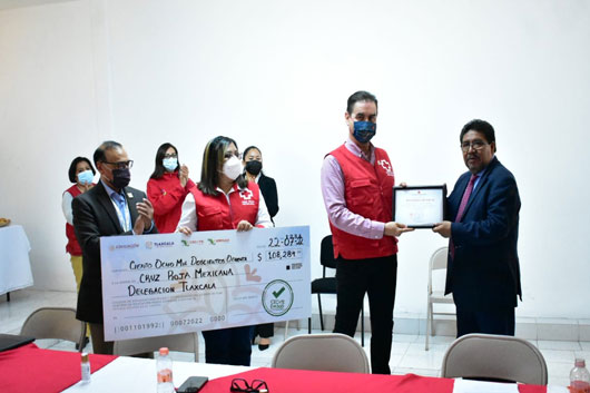 Dona Cecyte-Emsad más de 100 mil pesos a la Cruz Roja