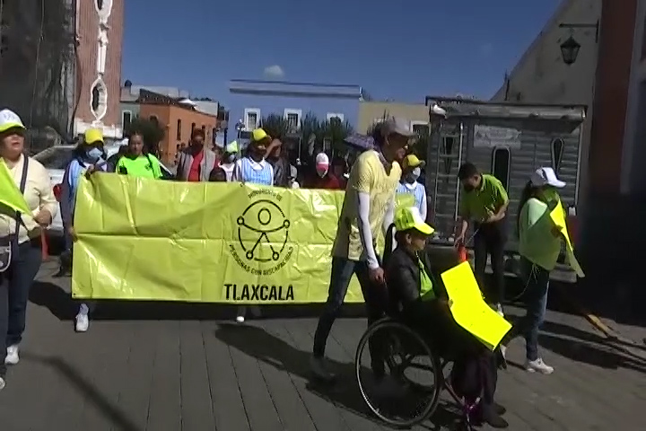 Marchan tlaxcaltecas en el “Día Internacional de las Personas con Discapacidad”