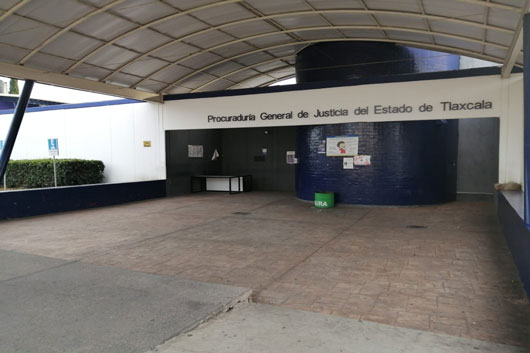 Asegura PGJE inmueble con mercancía robada y unidades de carga en Tlaxco