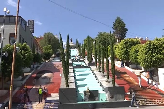 Se visten las calles del primer cuadro de la capital tlaxcalteca por completo de Fiestas Patrias