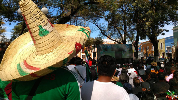 Partido México ante Argentina reunió a aficionados en el zócalo capitalino