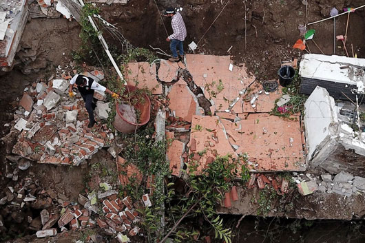 Confirman en Colima tercer fallecimiento tras sismo de 7.7 