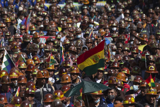 Mandatarios de Bolivia lideran marcha contra “intentos de desestabilización”