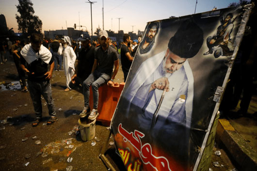 Irak decreta toque de queda ante manifestaciones que dejan ocho muertos 