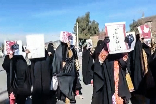 Se extienden protestas de mujeres al sudeste de Irán