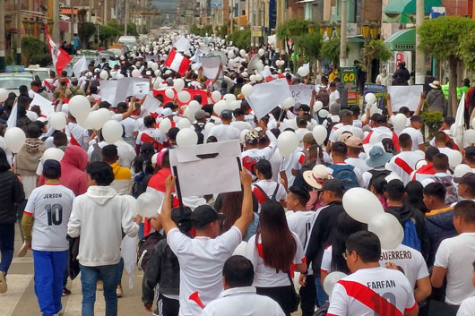 Congreso de Perú rechaza adelantar las elecciones generales