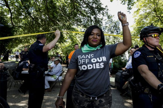 Al menos 17 legisladores son arrestados en EUA durante protesta a favor del aborto