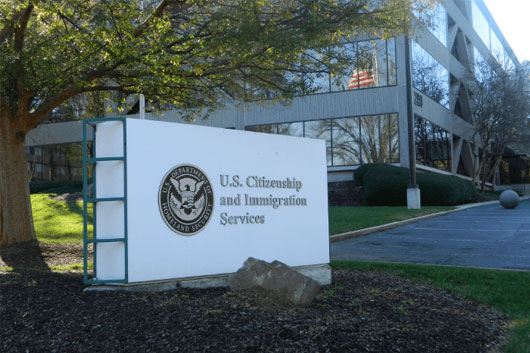Servicio de inmigración de EUA anuncia prórroga para trámites de residencia y ciudadanía 