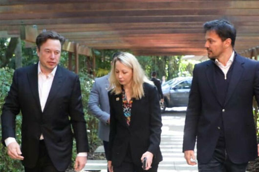 Elon Musk impulsa conexión satelital para selva amazónica en Brasil