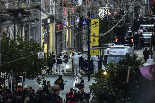 Ingresan a prisión a 17 presuntos implicados en explosión en Estambul