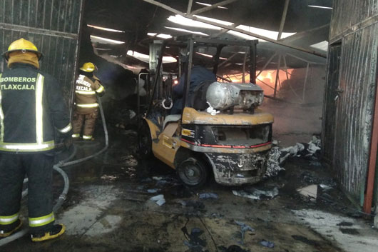 SSC sofoca incendio de fábrica en Xicohtzinco