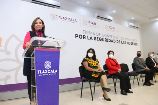 Encabezó Lorena Cuéllar firma de convenio con municipios por la seguridad de las mujeres
