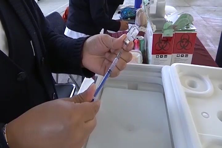 SESA prevé aplicar 17 mil dosis de la vacuna contra el VPH a niñas de 11 años en adelante