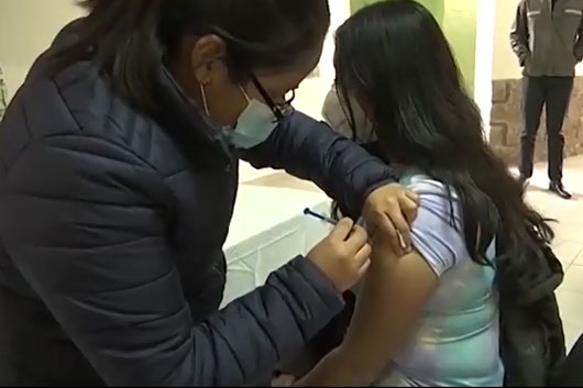 Exhorta SESA a padres de familia a vacunar a niñas de 12 años en adelante contra el VPH