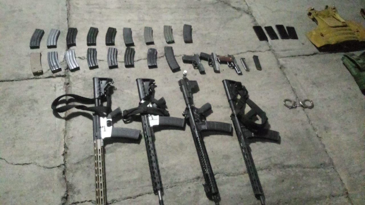En Tlaxcala, Guardia Nacional asegura cuatro personas en posesión de armas, cartuchos y chalecos balísticos