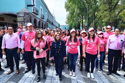 Da banderazo gobernadora Lorena Cuéllar a campaña permanente de la lucha contra el cáncer de mama