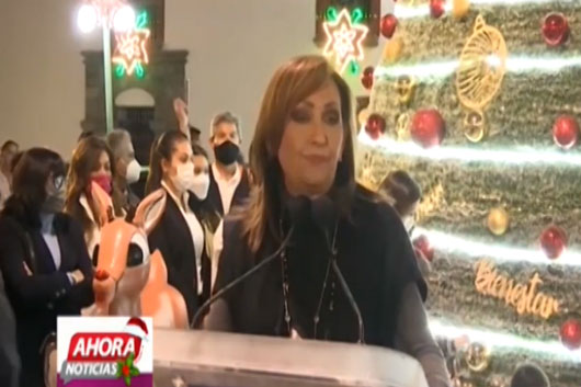 Encabezó Lorena Cuéllar encendido de árbol de navidad