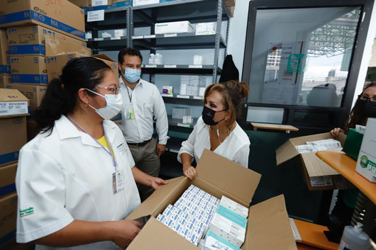 Entregó Gobernadora Lorena Cuéllar medicamentos en hospital IMSS-Bienestar de San Bernardino Contla
