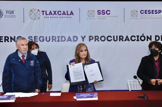 Firmó gobernadora Lorena Cuéllar decreto para regular venta y consumo de alcohol en Tlaxcala