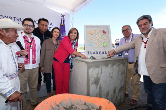 Colocó gobernadora Lorena Cuéllar primera piedra de la UIT en Ixtenco