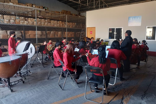 Se presenta Orquesta Sinfónica Infantil de Apizaco en la Secretaría de Movilidad y Transporte