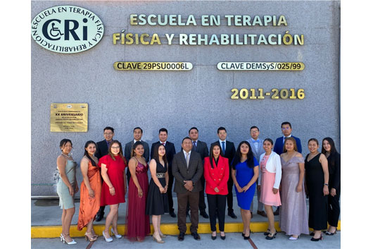 Obtienen 17 alumnos del CRI título de licenciatura en Terapia Física y Rehabilitación