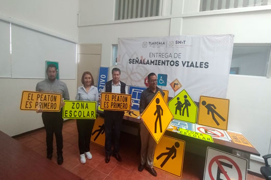 Beneficia SMyT a comunidades de Matlalohcan y el Rosario con señalamientos viales