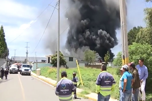 Atendieron cuerpos de emergencia estatales fuerte incendio en Santa Úrsula Zimatepec 