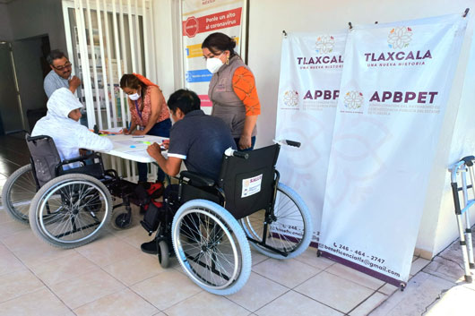 Entregó beneficencia pública de Tlaxcala 200 sillas de ruedas