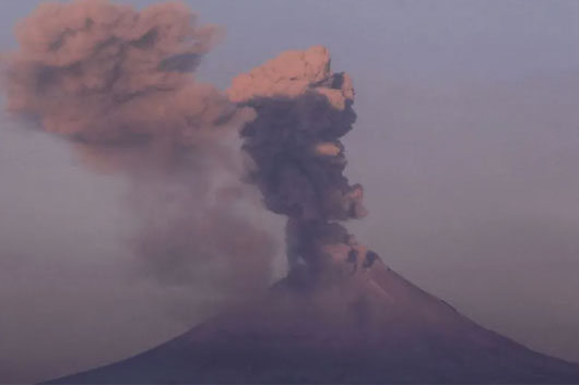  Volcán Popocatépetl registra con intensa actividad con 225 exhalaciones, 2 explosiones y tremor