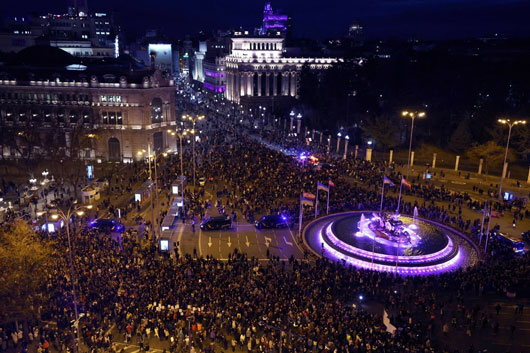 Una marea violeta colma las calles españolas en el 8M