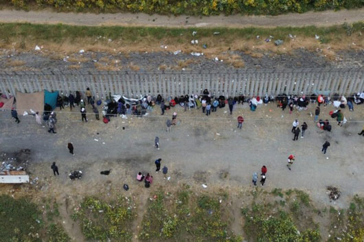 EUA se prepara ante posible llegada masiva de migrantes