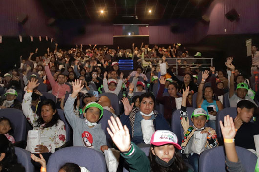 Con funciones de cine, el Sistema Estatal DIF festeja a la niñez tlaxcalteca 