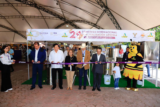 Inauguró gobernadora Lorena Cuéllar XXIX congreso internacional de actualización apícola