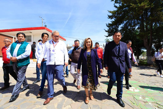 Gobernadora inauguró obras de rehabilitación en instituciones de educación básica de Tecopilco