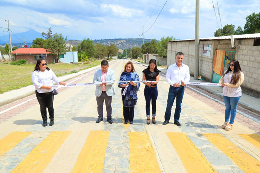 Inaugura Lorena Cuéllar obras de infraestructura vial en Atltzayanca y Xaltocan