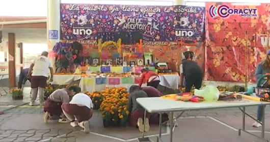 Instalan estudiantes de Técnica No. 1 ofrenda de “Día de Muertos”