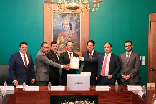 Recibe LXV Legislatura del Congreso del Estado de Tlaxcala Paquete Económico 2025