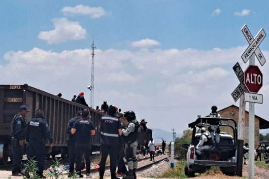 Atiende CEDHT a migrantes que están varados en Tlaxco, para velar que sean respetados sus derechos humanos