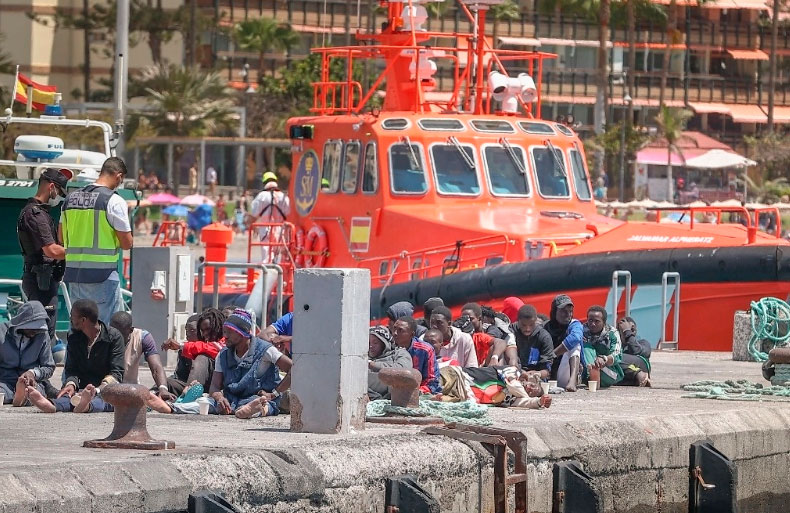 Rescatan en las Islas Canarias a 265 migrantes a la deriva