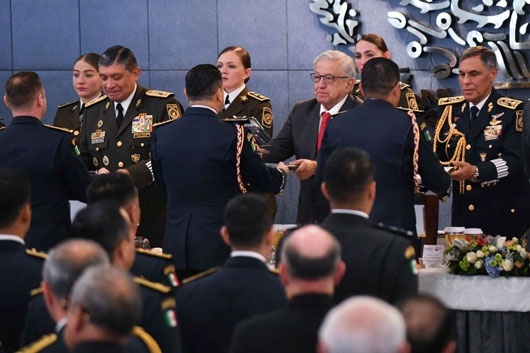 Destaca López Obrador apoyo de fuerzas armadas en el desarrollo del país