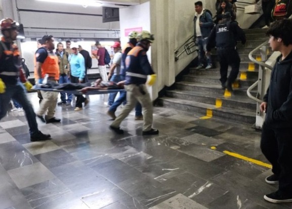 Sujeto es detenido tras atacar a usuarios en la Línea 7 del Metro