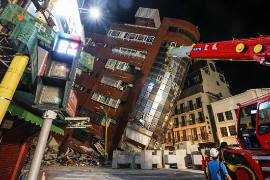 Sube a 9 la cifra de muertos por sismo en Taiwán; más de 900 heridos