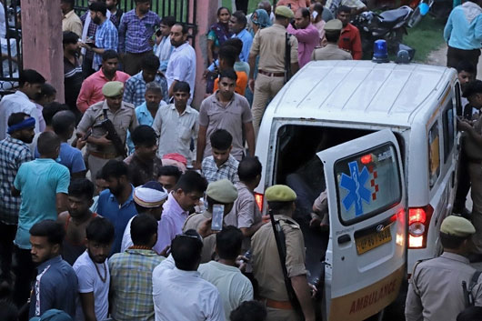Al menos 100 muertos en una estampida en India