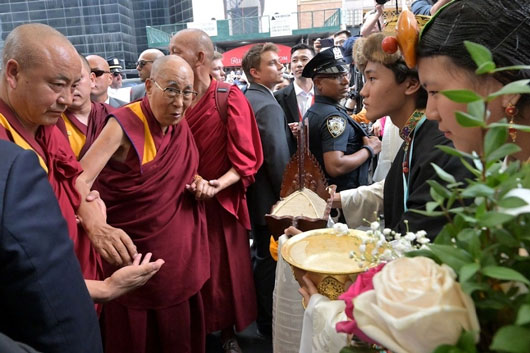 Desmiente Dalai Lama rumores sobre su salud tras operación