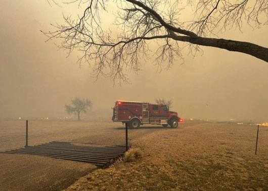 Firma eléctrica reconoce culpa por inicio de mayor incendio forestal de Texas